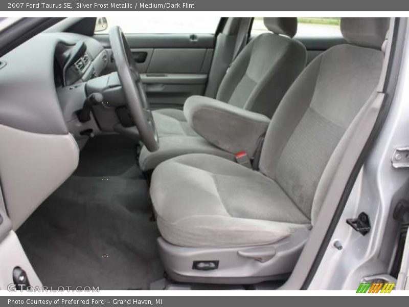 Silver Frost Metallic / Medium/Dark Flint 2007 Ford Taurus SE
