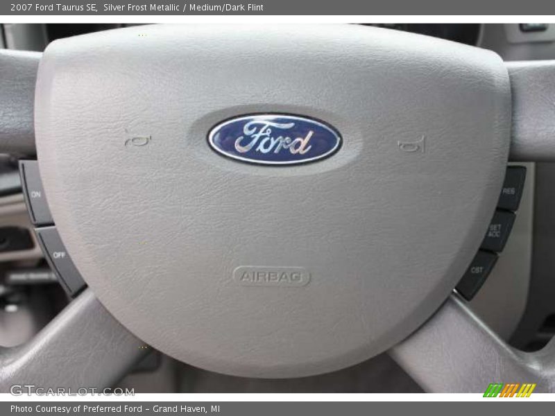 Silver Frost Metallic / Medium/Dark Flint 2007 Ford Taurus SE