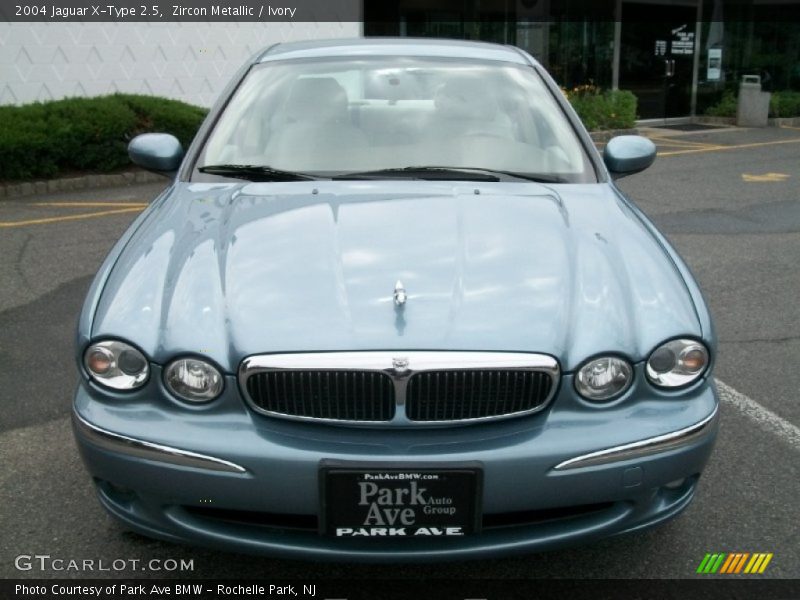 Zircon Metallic / Ivory 2004 Jaguar X-Type 2.5