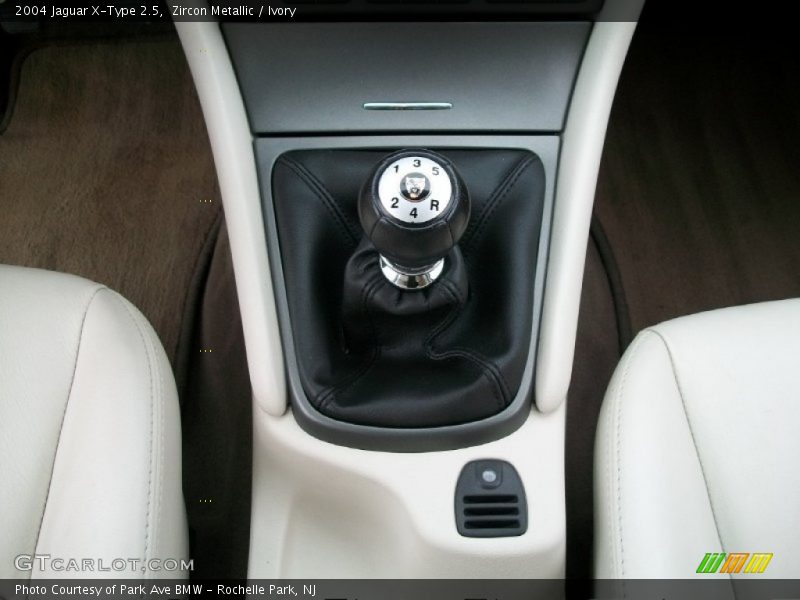  2004 X-Type 2.5 5 Speed Manual Shifter