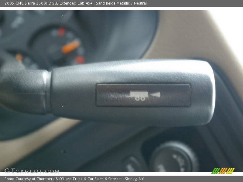 Sand Beige Metallic / Neutral 2005 GMC Sierra 2500HD SLE Extended Cab 4x4