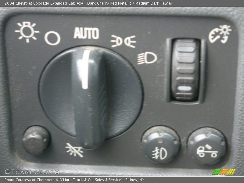Controls of 2004 Colorado Extended Cab 4x4