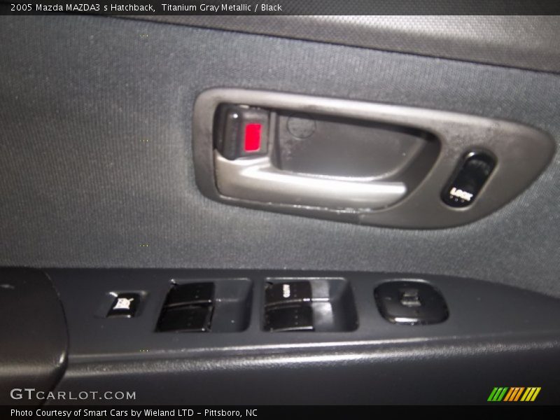 Titanium Gray Metallic / Black 2005 Mazda MAZDA3 s Hatchback