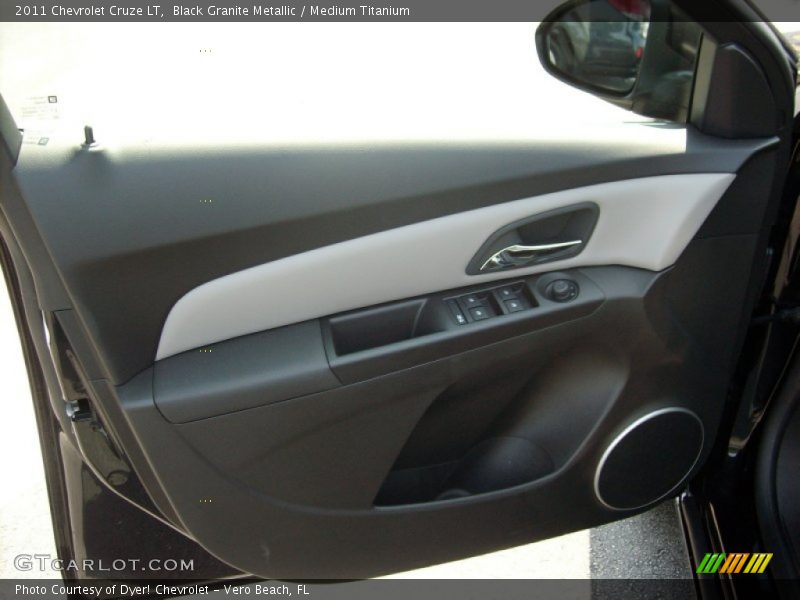 Black Granite Metallic / Medium Titanium 2011 Chevrolet Cruze LT