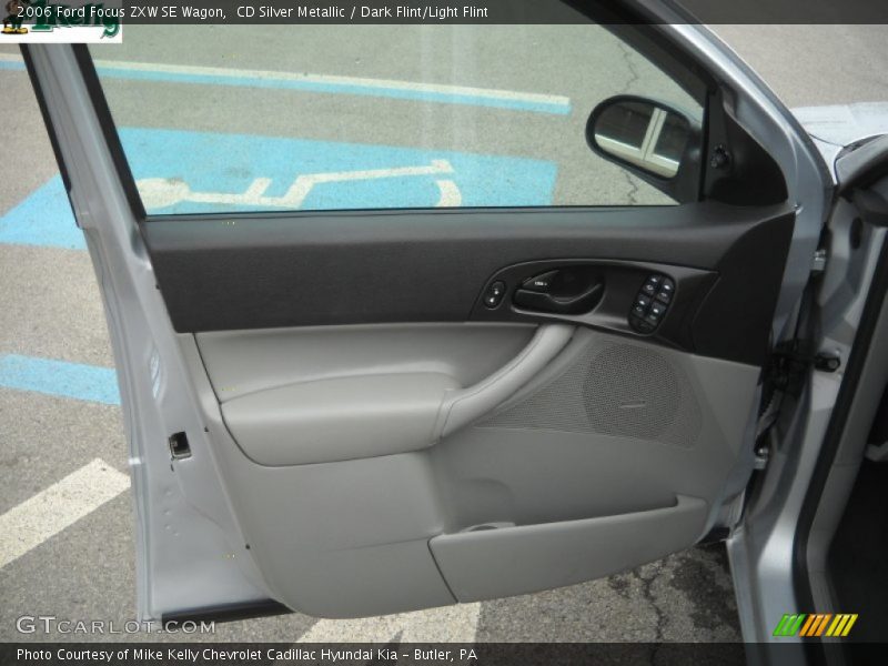 CD Silver Metallic / Dark Flint/Light Flint 2006 Ford Focus ZXW SE Wagon
