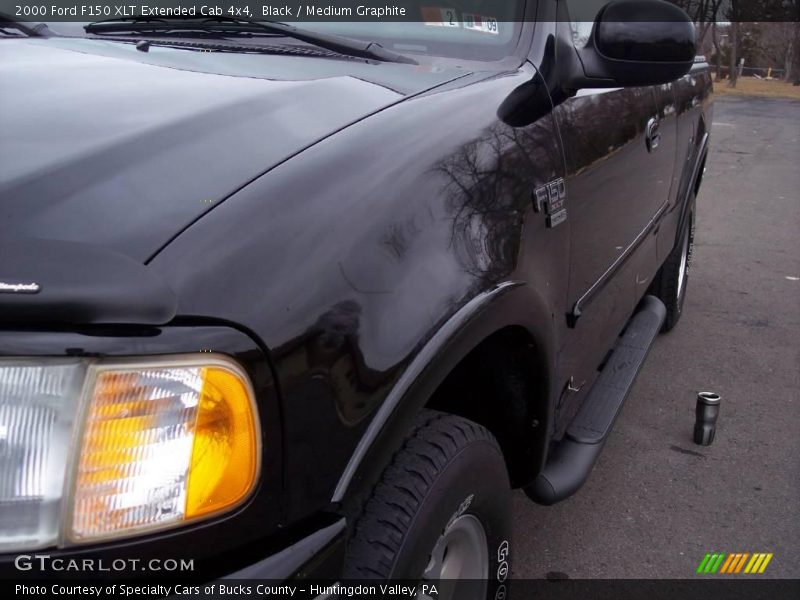 Black / Medium Graphite 2000 Ford F150 XLT Extended Cab 4x4