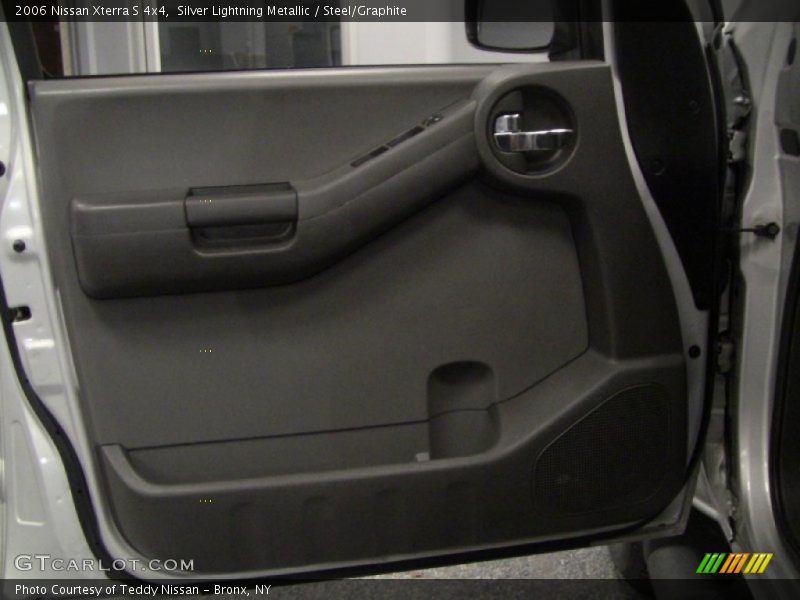 Silver Lightning Metallic / Steel/Graphite 2006 Nissan Xterra S 4x4