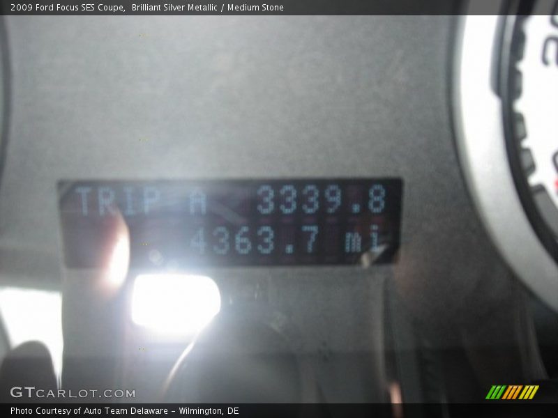Brilliant Silver Metallic / Medium Stone 2009 Ford Focus SES Coupe