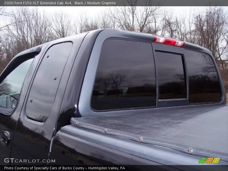 Black / Medium Graphite 2000 Ford F150 XLT Extended Cab 4x4