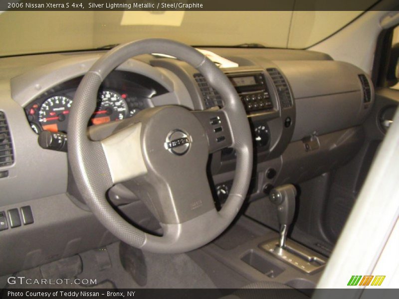 Silver Lightning Metallic / Steel/Graphite 2006 Nissan Xterra S 4x4