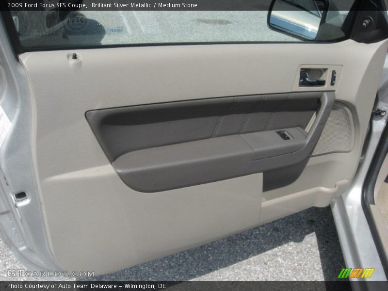 Brilliant Silver Metallic / Medium Stone 2009 Ford Focus SES Coupe