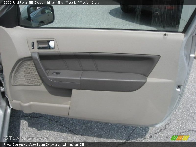 Brilliant Silver Metallic / Medium Stone 2009 Ford Focus SES Coupe