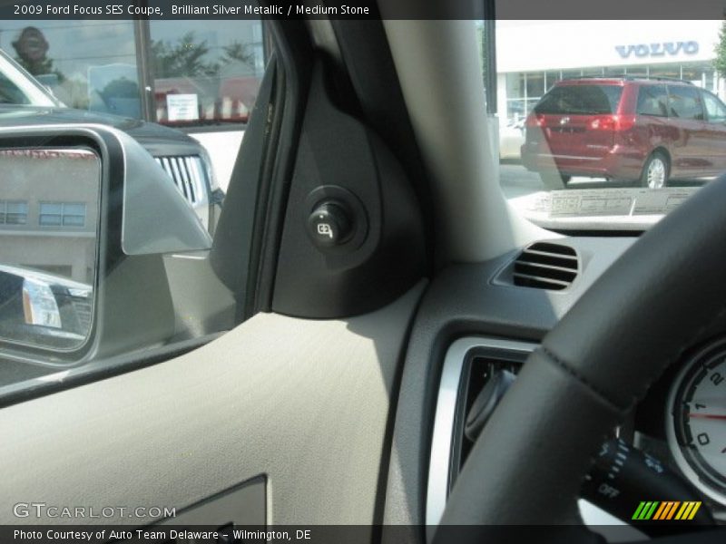 Brilliant Silver Metallic / Medium Stone 2009 Ford Focus SES Coupe