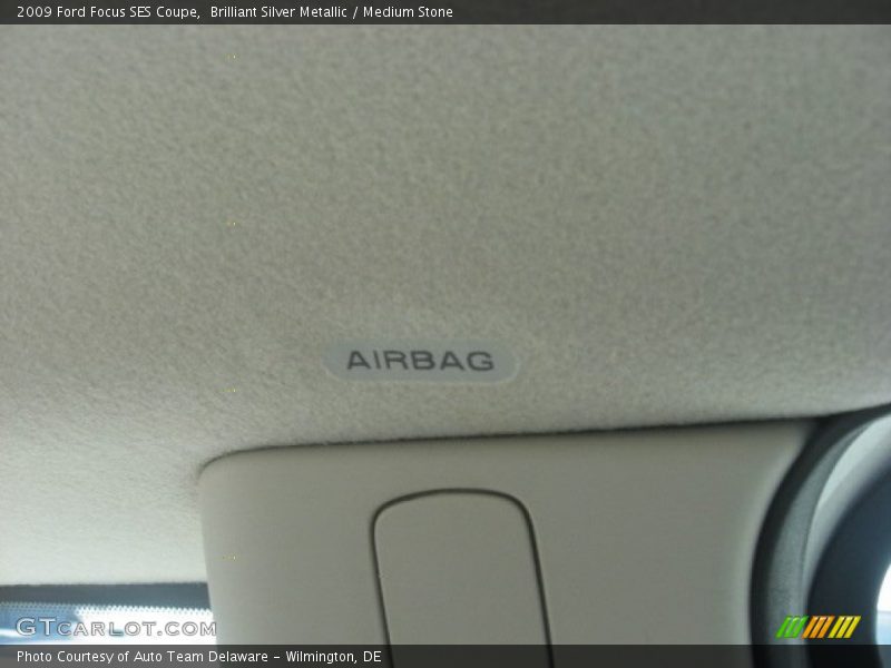 Brilliant Silver Metallic / Medium Stone 2009 Ford Focus SES Coupe