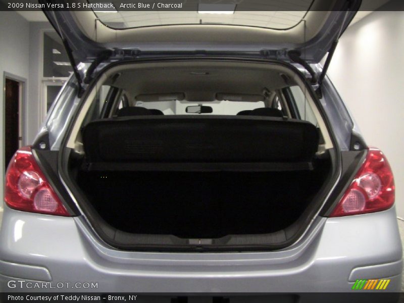 Arctic Blue / Charcoal 2009 Nissan Versa 1.8 S Hatchback