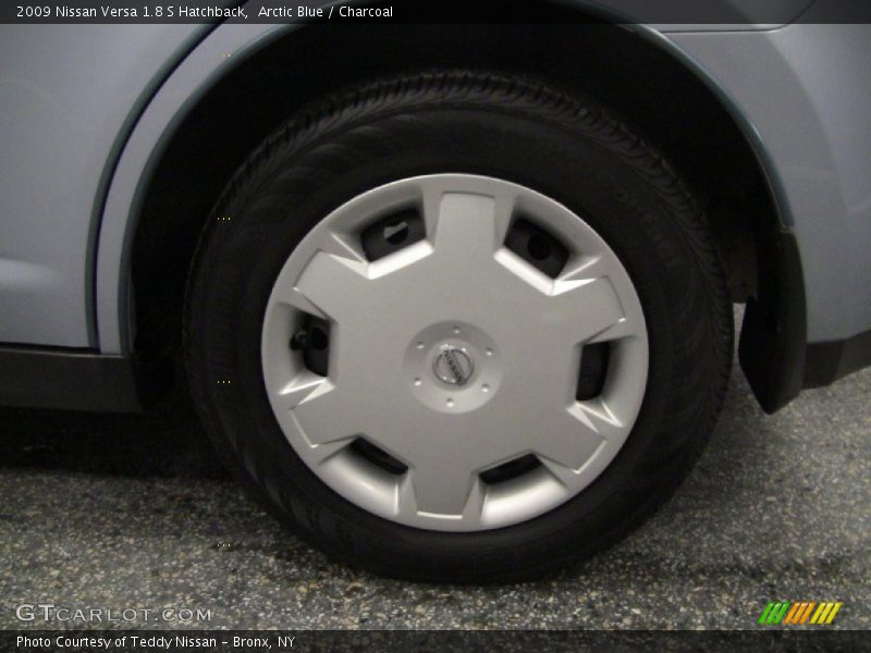 Arctic Blue / Charcoal 2009 Nissan Versa 1.8 S Hatchback