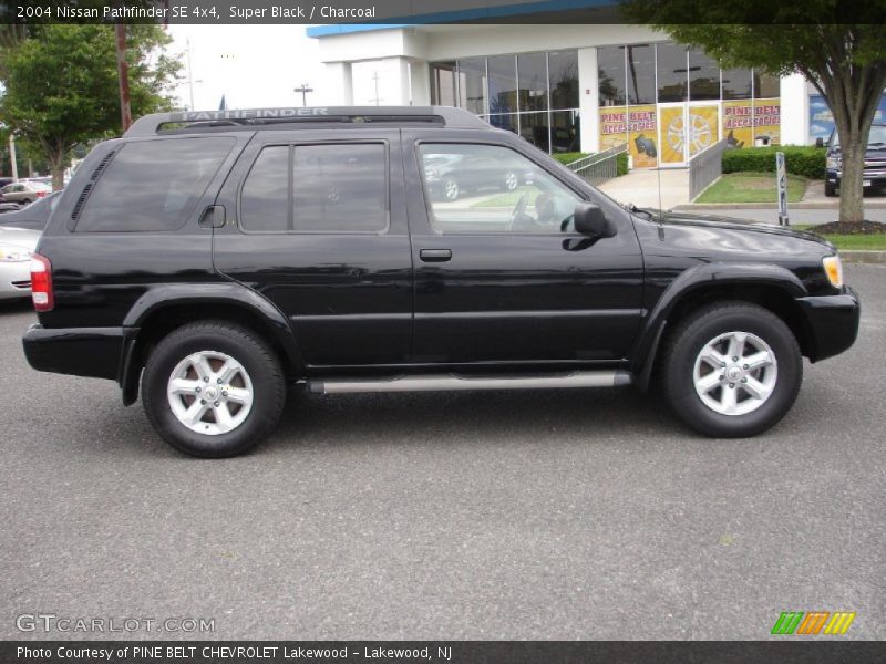 Super Black / Charcoal 2004 Nissan Pathfinder SE 4x4