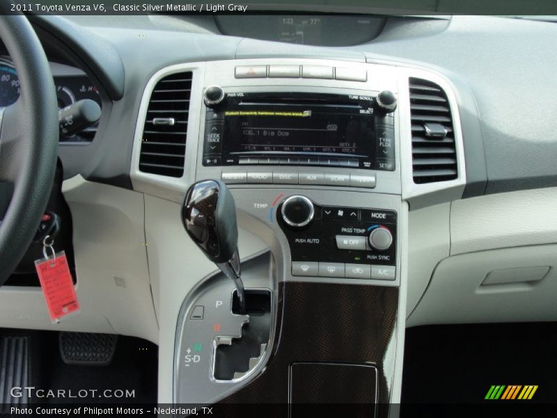 Classic Silver Metallic / Light Gray 2011 Toyota Venza V6