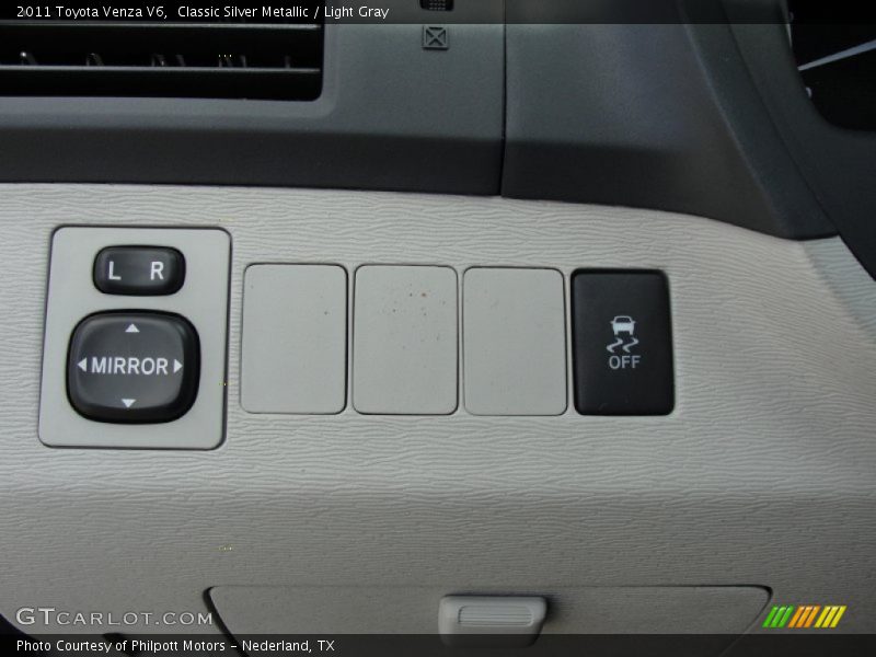 Classic Silver Metallic / Light Gray 2011 Toyota Venza V6