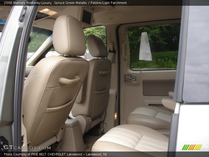  2006 Monterey Luxury Pebble/Light Parchment Interior