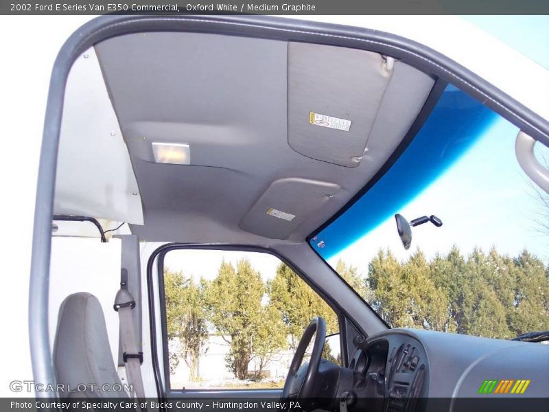 Oxford White / Medium Graphite 2002 Ford E Series Van E350 Commercial