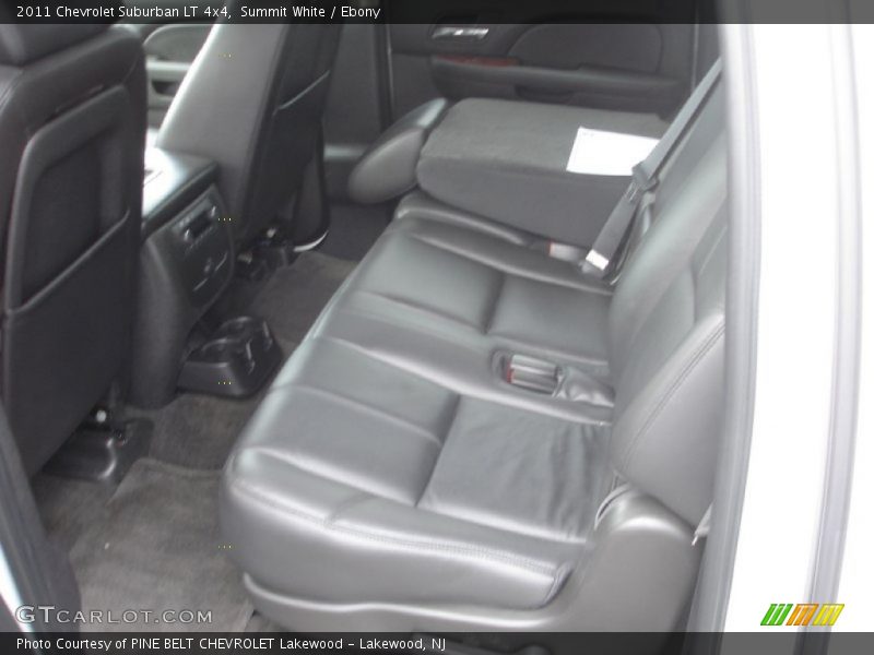 Summit White / Ebony 2011 Chevrolet Suburban LT 4x4