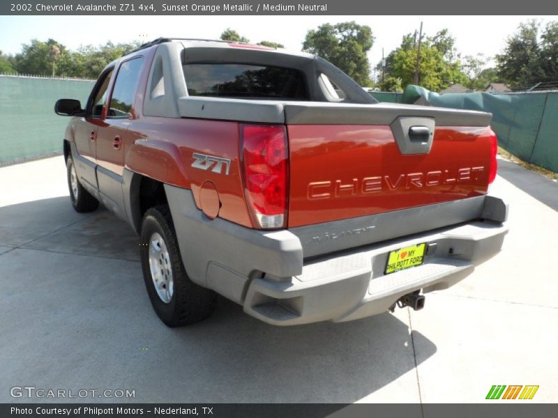 Sunset Orange Metallic / Medium Neutral 2002 Chevrolet Avalanche Z71 4x4