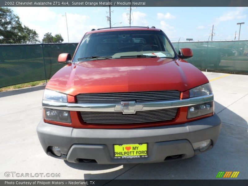 Sunset Orange Metallic / Medium Neutral 2002 Chevrolet Avalanche Z71 4x4