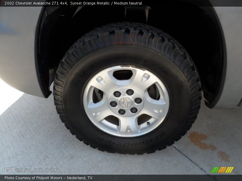 Sunset Orange Metallic / Medium Neutral 2002 Chevrolet Avalanche Z71 4x4