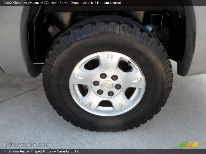 Sunset Orange Metallic / Medium Neutral 2002 Chevrolet Avalanche Z71 4x4