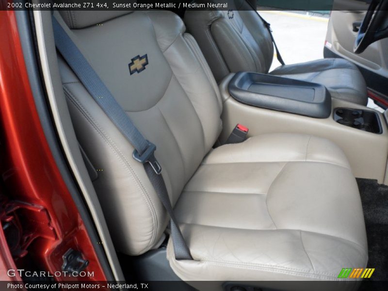 Sunset Orange Metallic / Medium Neutral 2002 Chevrolet Avalanche Z71 4x4