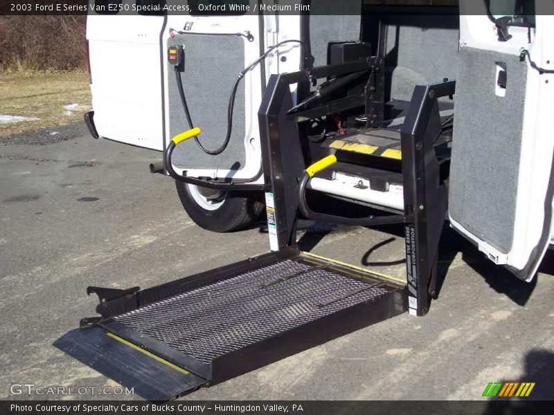 Oxford White / Medium Flint 2003 Ford E Series Van E250 Special Access