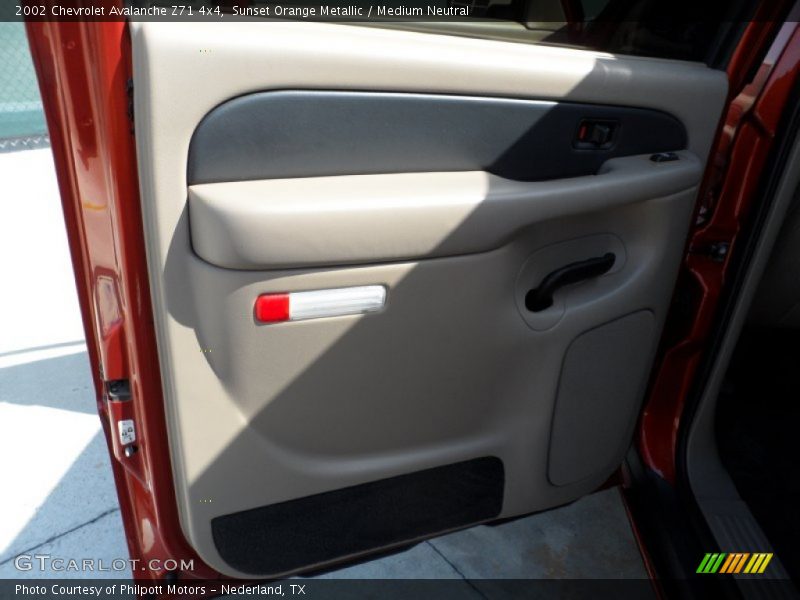 Sunset Orange Metallic / Medium Neutral 2002 Chevrolet Avalanche Z71 4x4