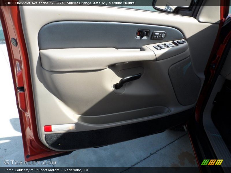 Sunset Orange Metallic / Medium Neutral 2002 Chevrolet Avalanche Z71 4x4