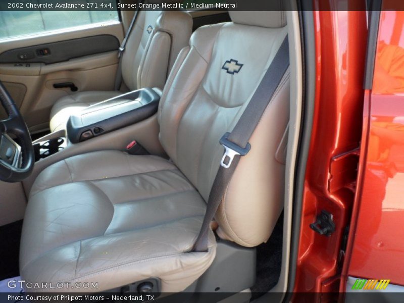 Sunset Orange Metallic / Medium Neutral 2002 Chevrolet Avalanche Z71 4x4