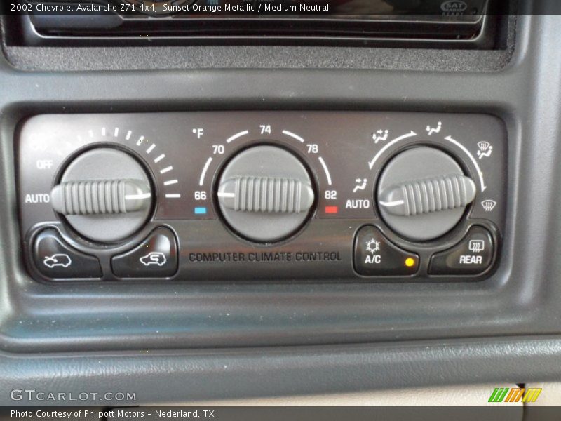 Sunset Orange Metallic / Medium Neutral 2002 Chevrolet Avalanche Z71 4x4