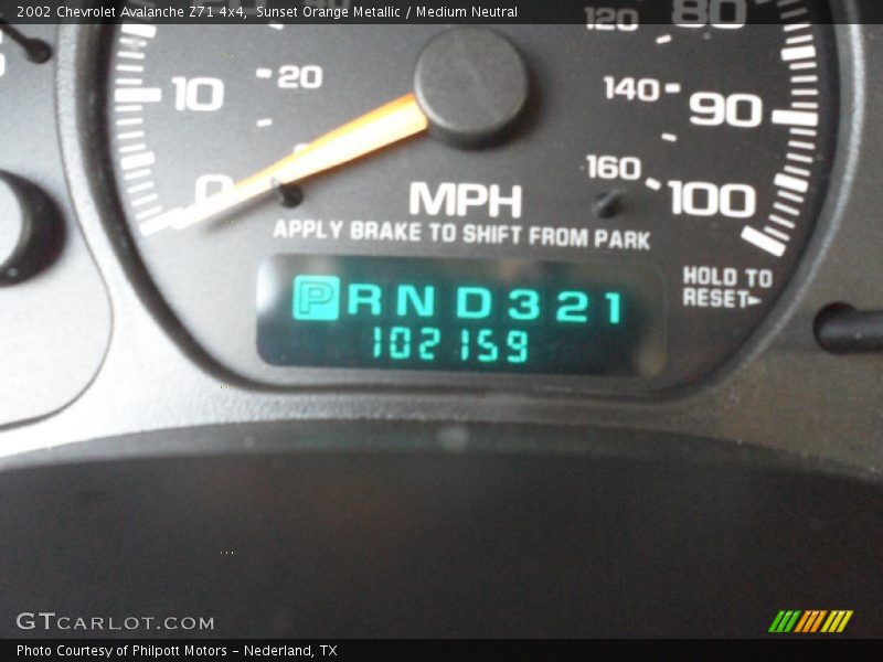 Sunset Orange Metallic / Medium Neutral 2002 Chevrolet Avalanche Z71 4x4