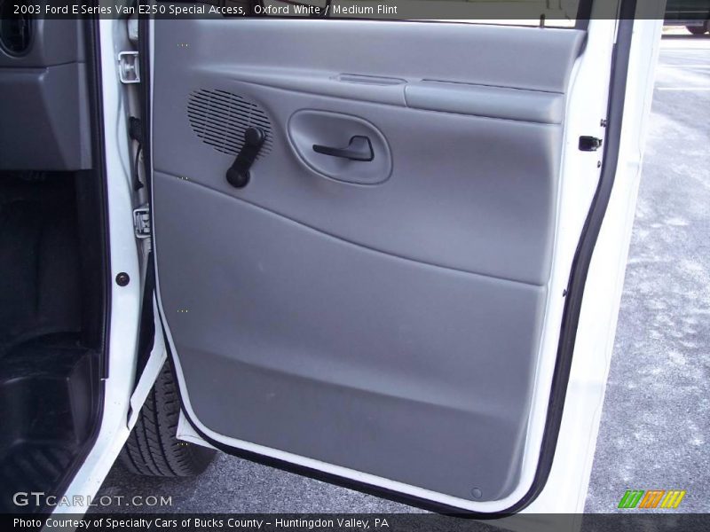 Oxford White / Medium Flint 2003 Ford E Series Van E250 Special Access