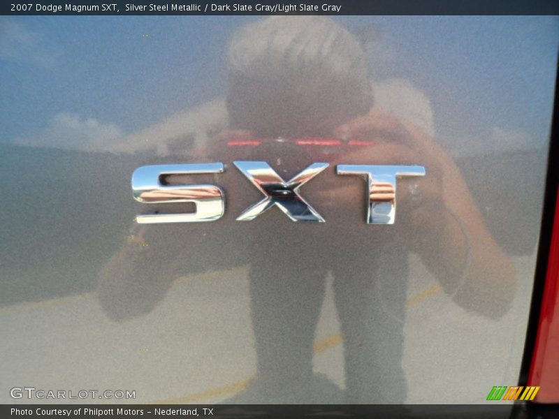 Silver Steel Metallic / Dark Slate Gray/Light Slate Gray 2007 Dodge Magnum SXT