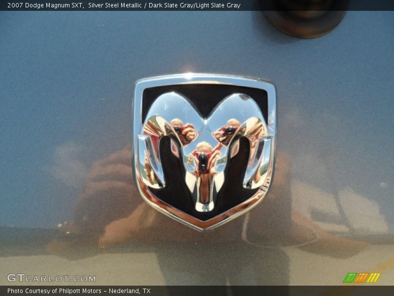 Silver Steel Metallic / Dark Slate Gray/Light Slate Gray 2007 Dodge Magnum SXT