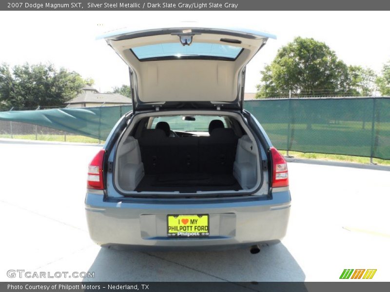 Silver Steel Metallic / Dark Slate Gray/Light Slate Gray 2007 Dodge Magnum SXT