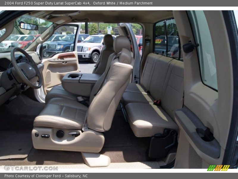 Oxford White / Medium Parchment 2004 Ford F250 Super Duty Lariat SuperCab 4x4