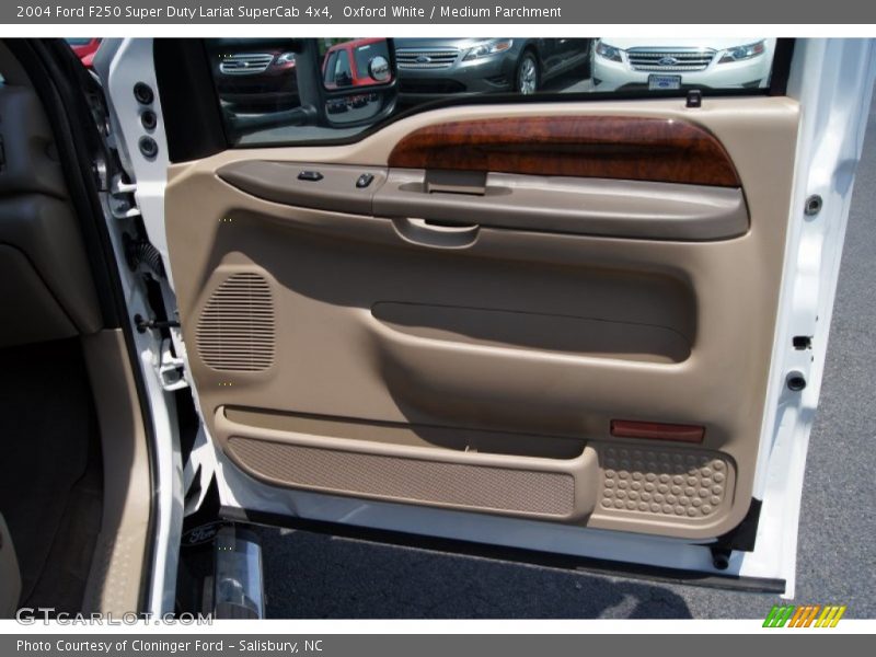 Oxford White / Medium Parchment 2004 Ford F250 Super Duty Lariat SuperCab 4x4