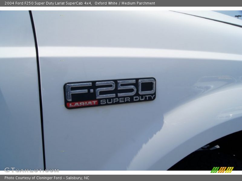 Oxford White / Medium Parchment 2004 Ford F250 Super Duty Lariat SuperCab 4x4