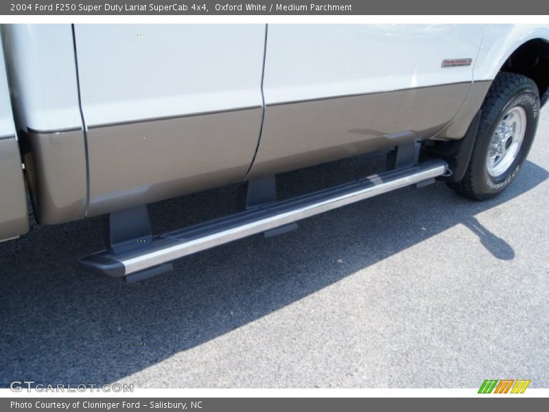 Oxford White / Medium Parchment 2004 Ford F250 Super Duty Lariat SuperCab 4x4