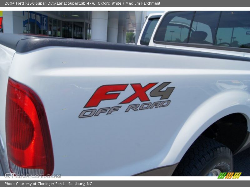 Oxford White / Medium Parchment 2004 Ford F250 Super Duty Lariat SuperCab 4x4
