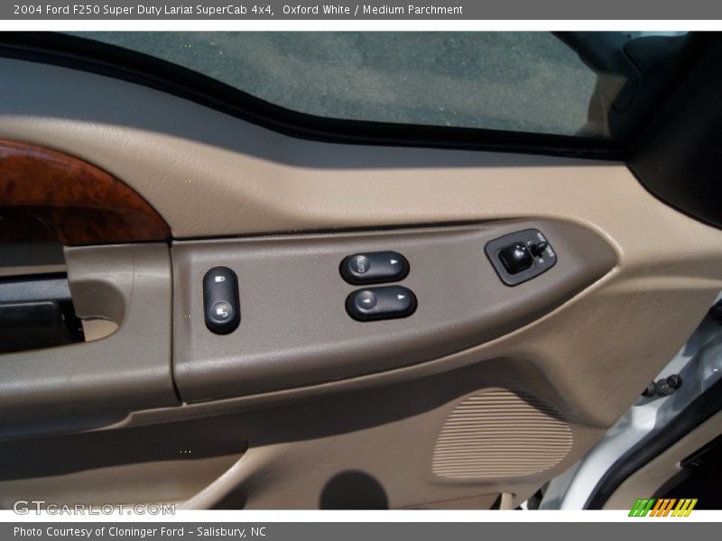 Oxford White / Medium Parchment 2004 Ford F250 Super Duty Lariat SuperCab 4x4