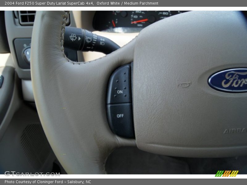 Oxford White / Medium Parchment 2004 Ford F250 Super Duty Lariat SuperCab 4x4