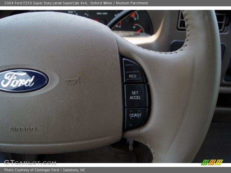 Oxford White / Medium Parchment 2004 Ford F250 Super Duty Lariat SuperCab 4x4