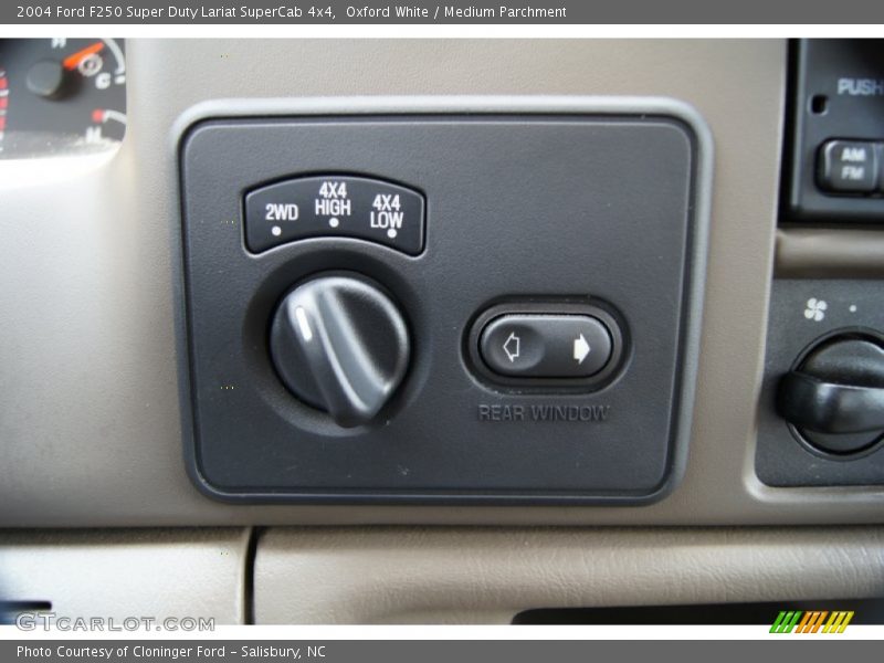 Oxford White / Medium Parchment 2004 Ford F250 Super Duty Lariat SuperCab 4x4